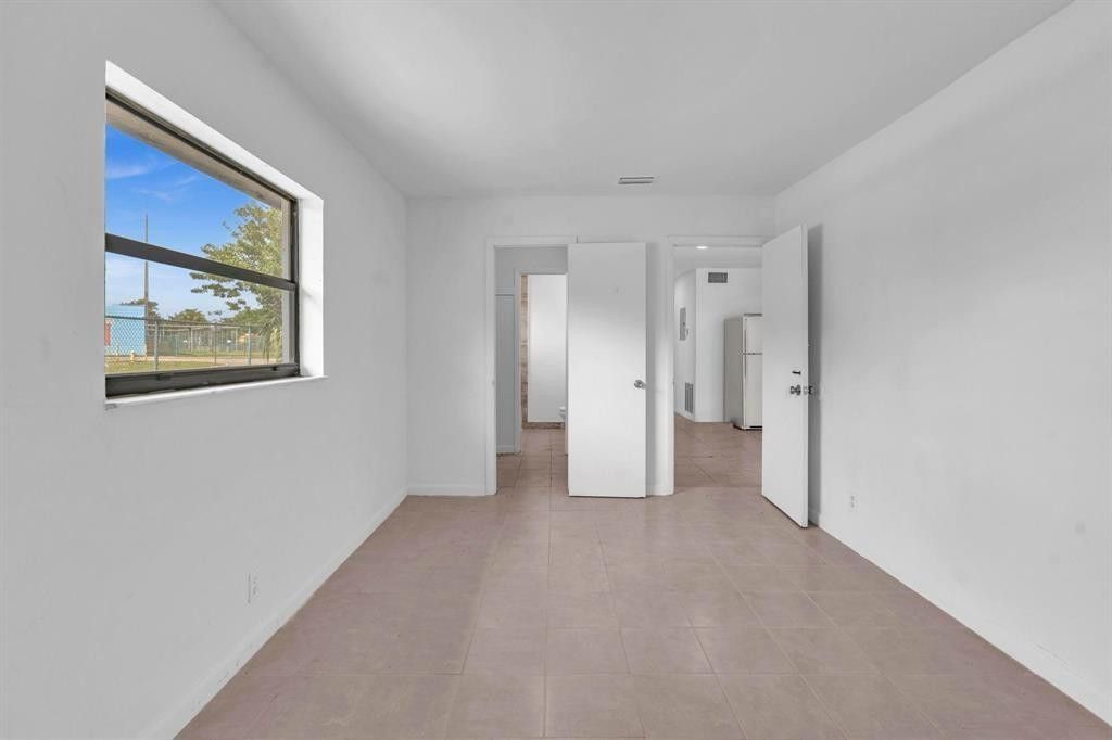 5748 NW 27th Court, Fort Lauderdale, FL 33313 Photo