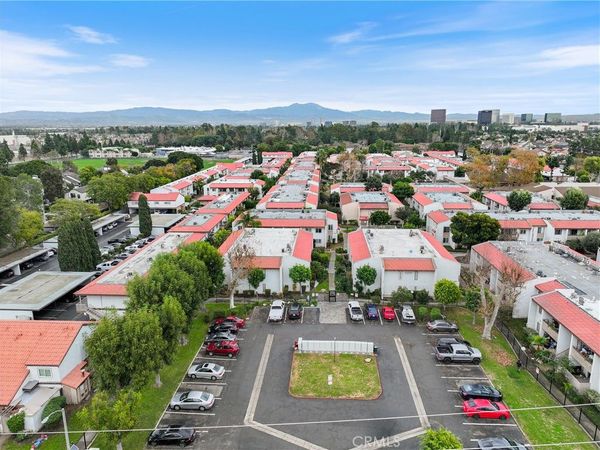 2521 W Sunflower, Unit R1, Santa Ana, CA 92704