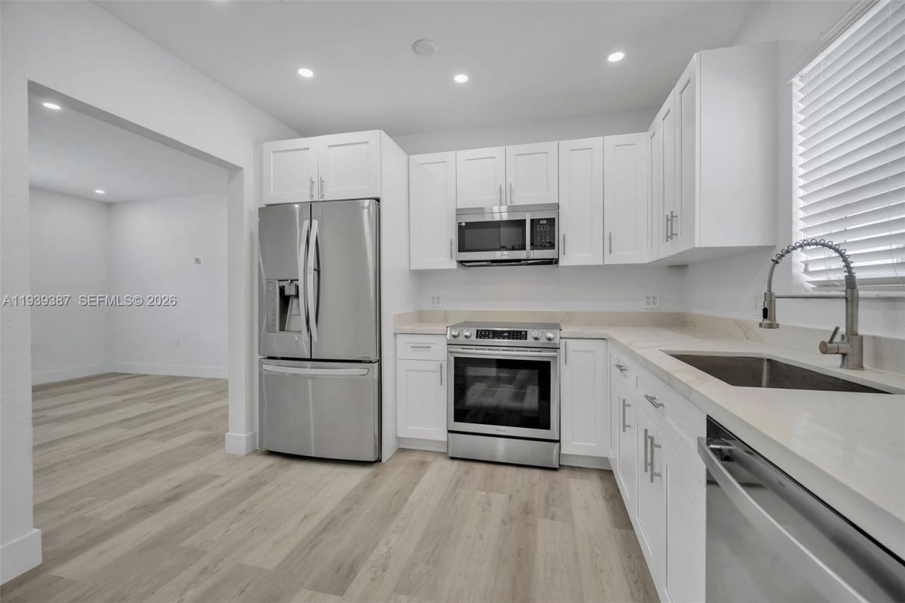 1401 NE 152nd St, North Miami Beach, FL 33162 Photo