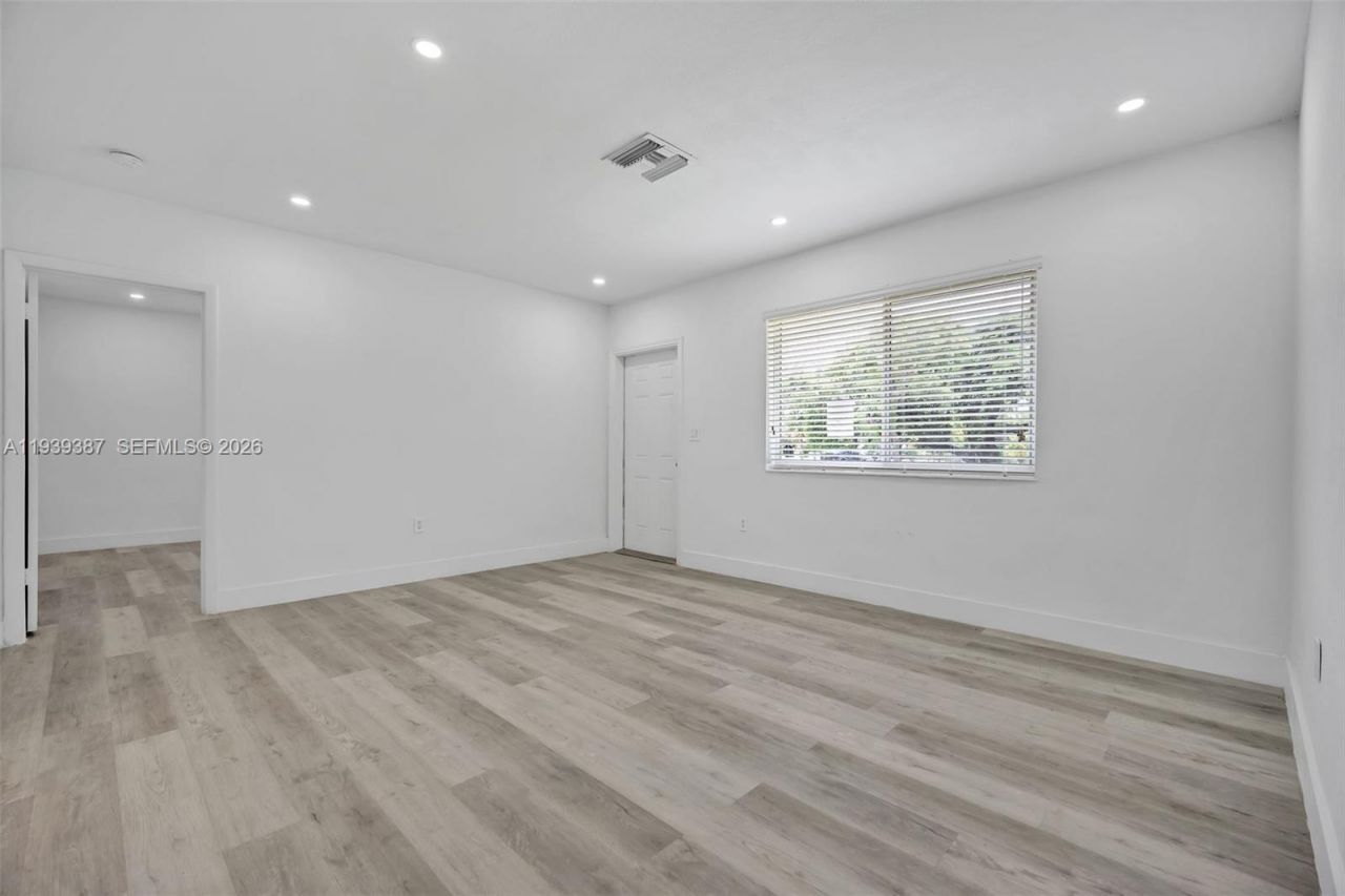 1401 NE 152nd St, North Miami Beach, FL 33162 Photo