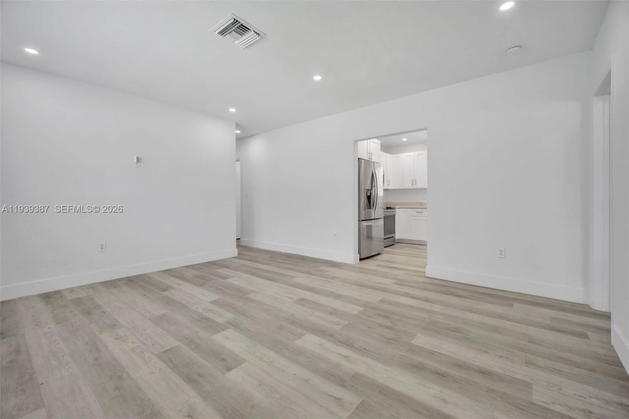 1401 NE 152nd St, North Miami Beach, FL 33162 Photo