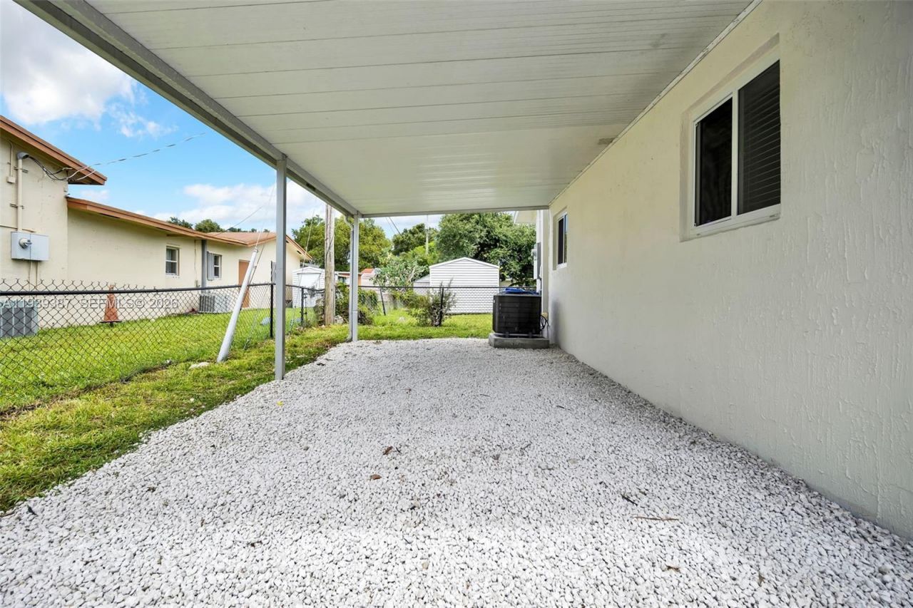 1401 NE 152nd St, North Miami Beach, FL 33162 Photo