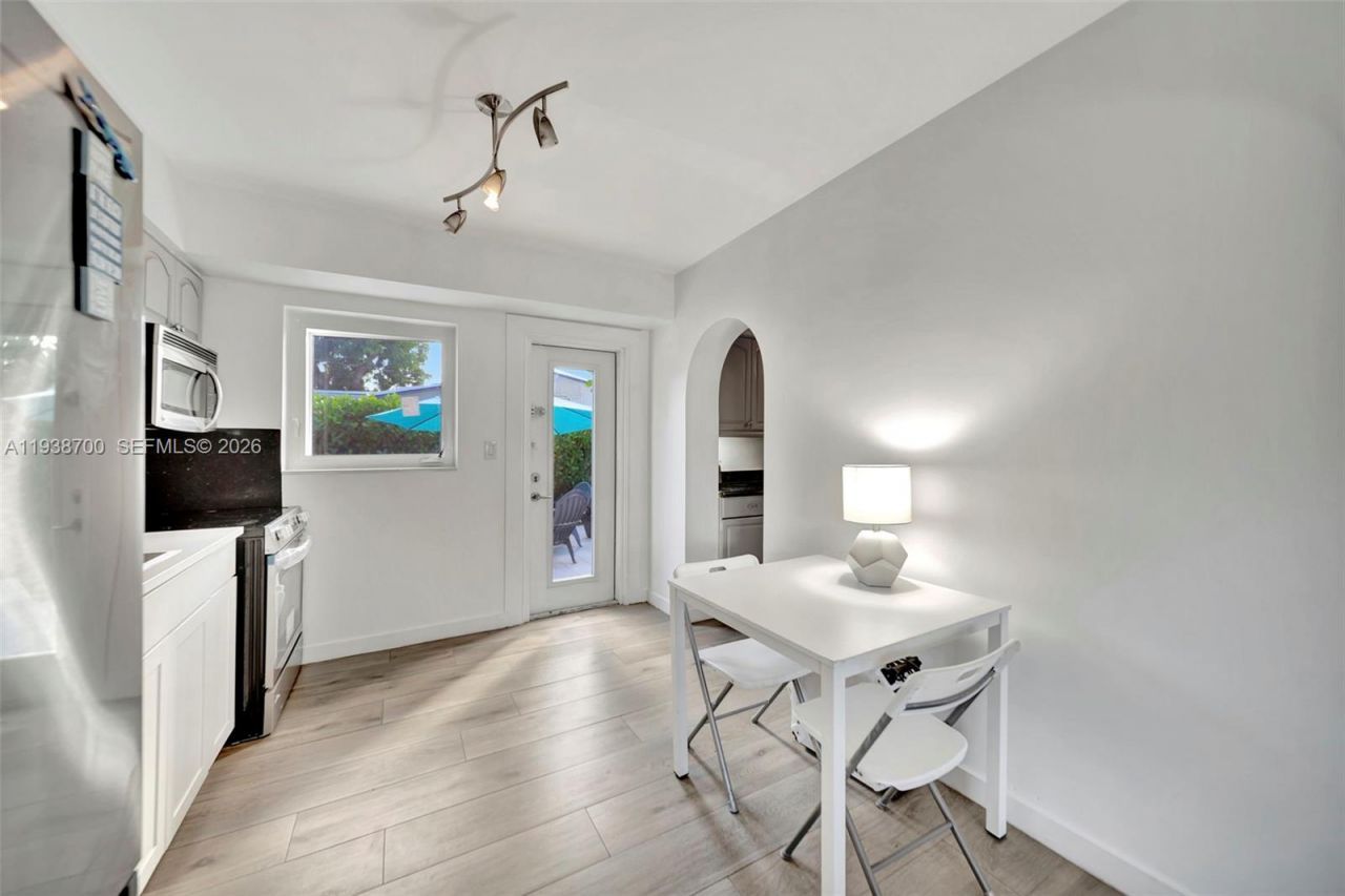 2304 SE 13th Ct, Pompano Beach, FL 33062 Photo