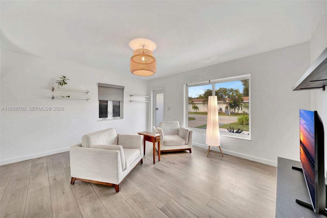 2304 SE 13th Ct, Pompano Beach, FL 33062 Photo