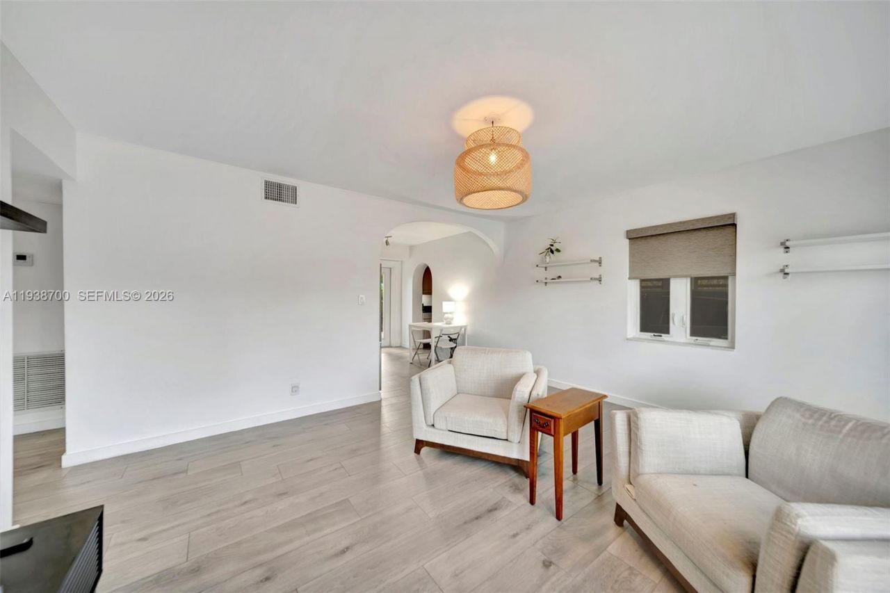 2304 SE 13th Ct, Pompano Beach, FL 33062 Photo