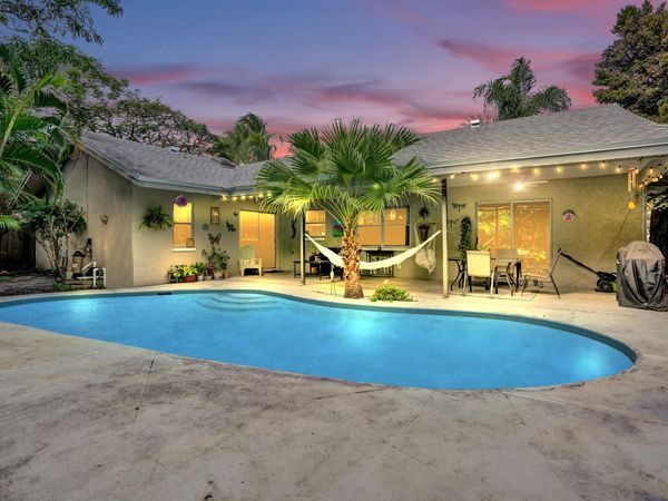 194 Parkwood Drive, Royal Palm Beach, FL 33411