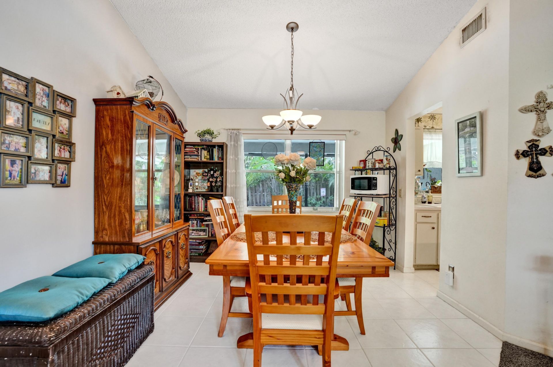 194 Parkwood Drive, Royal Palm Beach, FL 33411 Photo