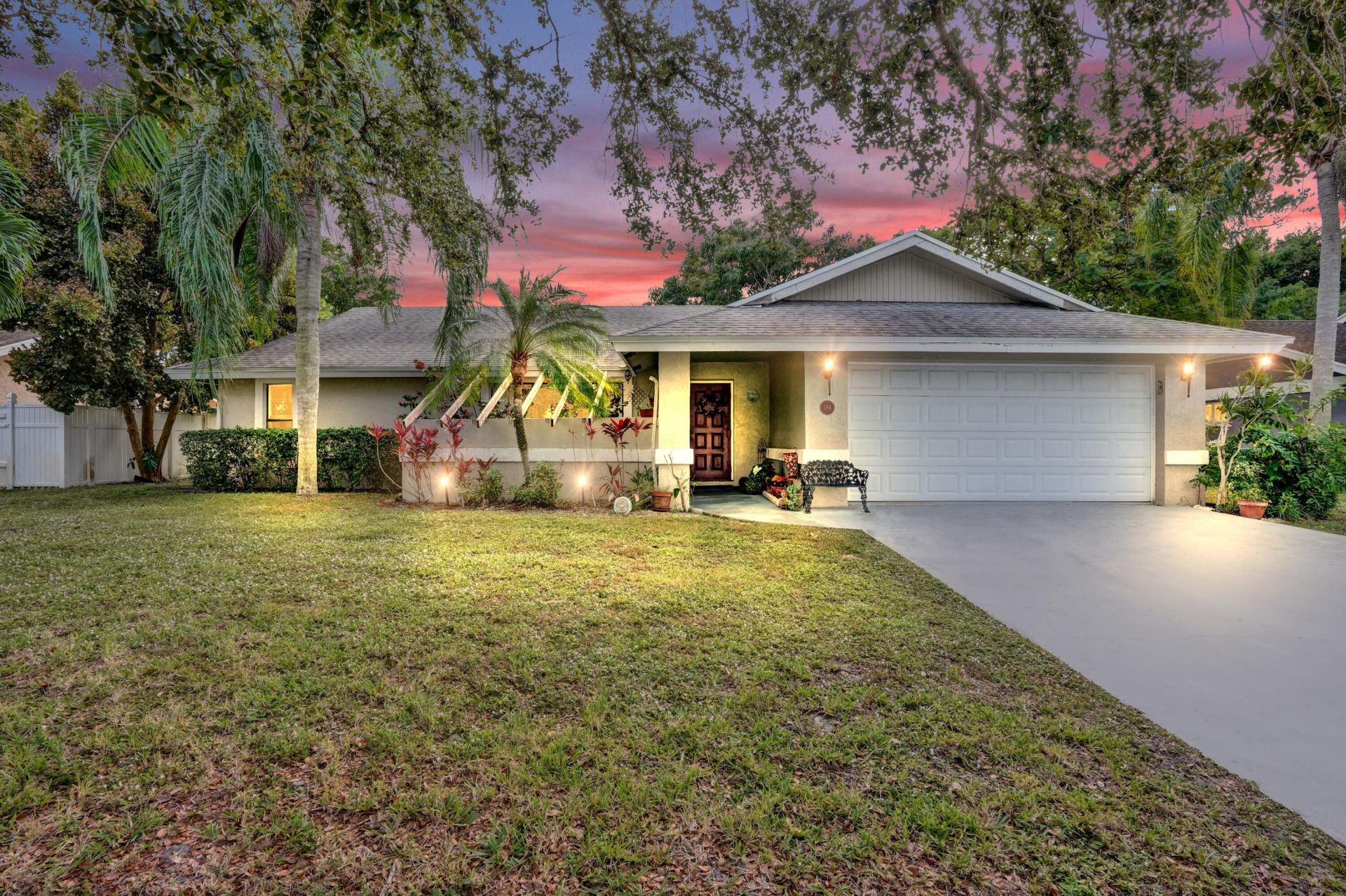 194 Parkwood Drive, Royal Palm Beach, FL 33411 Photo