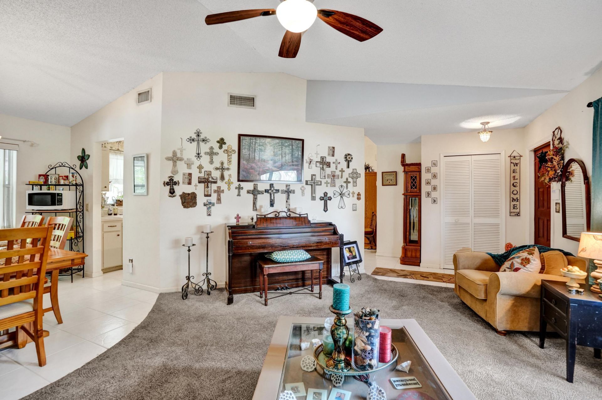 194 Parkwood Drive, Royal Palm Beach, FL 33411 Photo