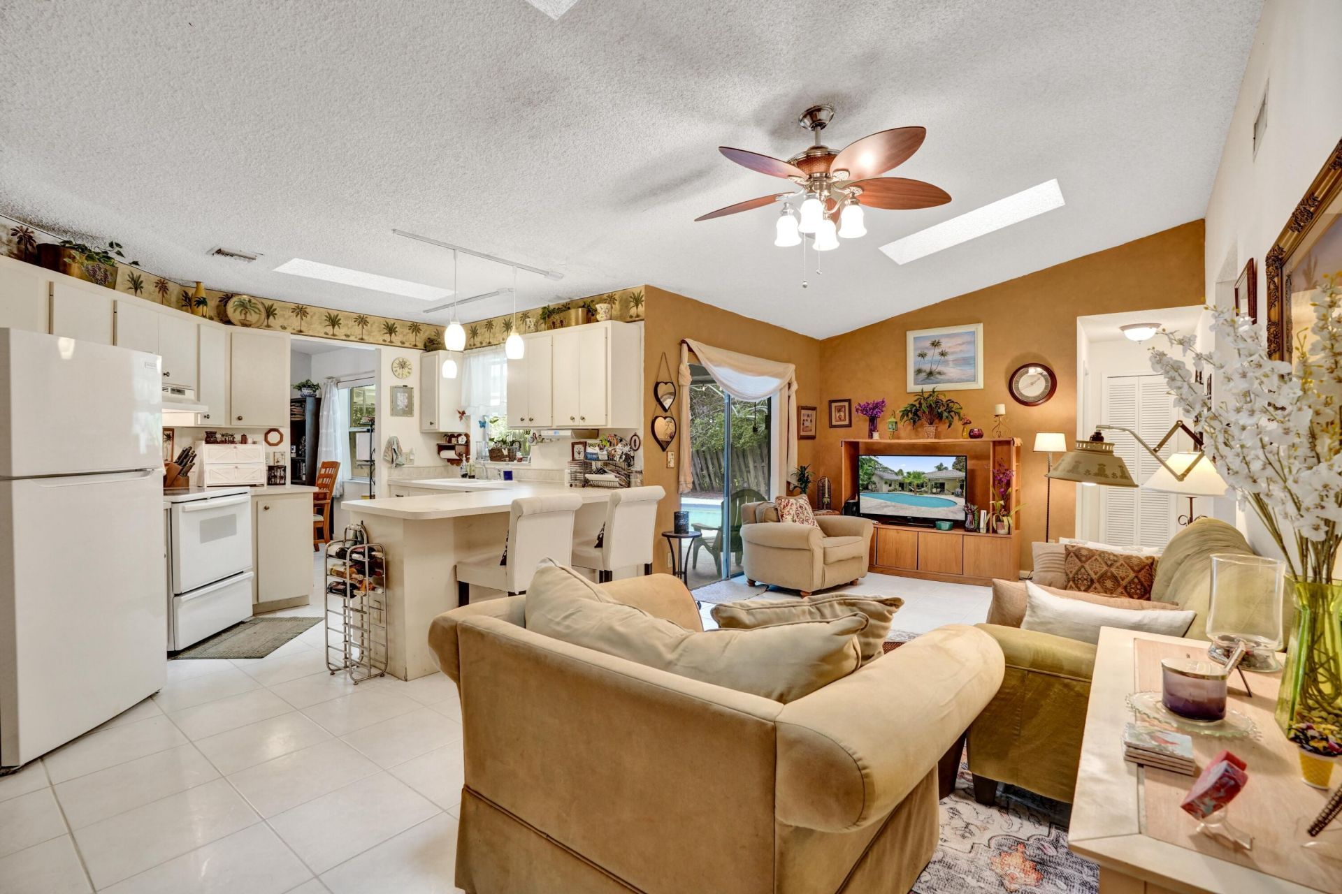 194 Parkwood Drive, Royal Palm Beach, FL 33411 Photo