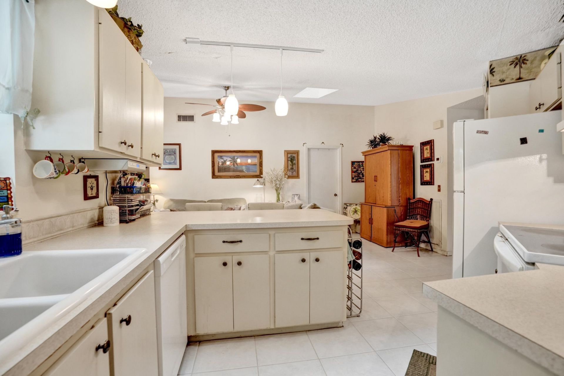 194 Parkwood Drive, Royal Palm Beach, FL 33411 Photo