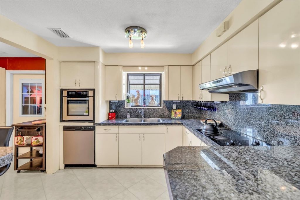 1961 NE 31st Street, Lighthouse Point, FL 33064 Photo