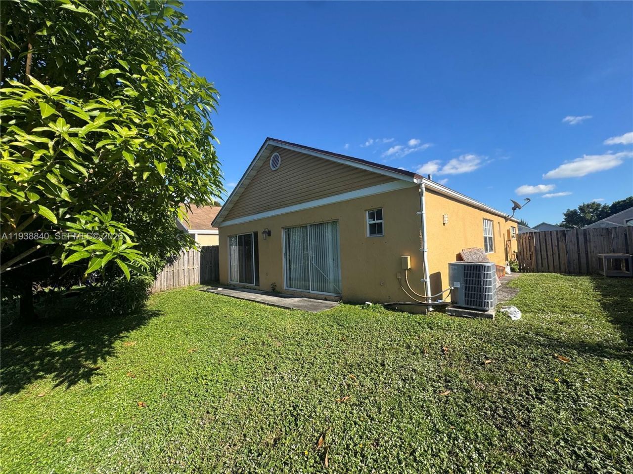 9957 W Elm Ln, Miramar, FL 33025 Photo