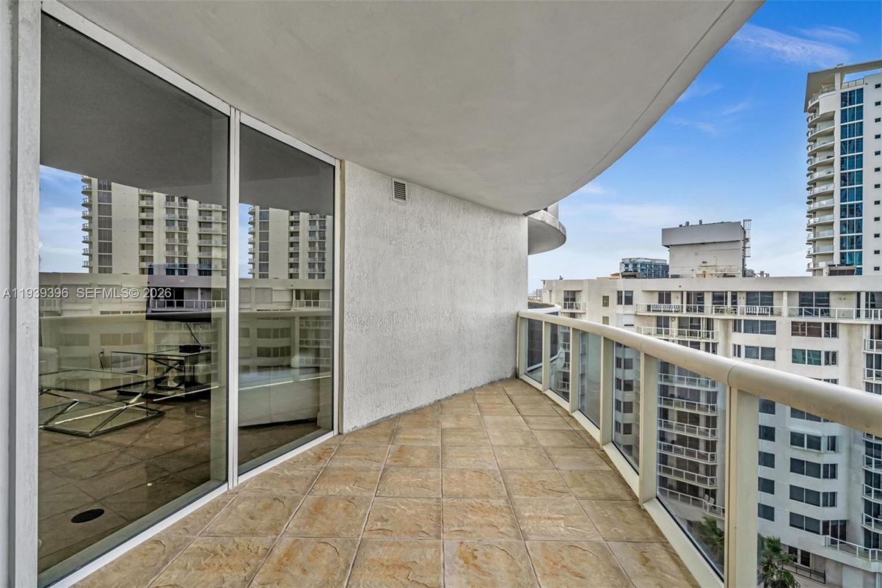 17201 Collins Ave, Unit 1107, Sunny Isles Beach, FL 33160 Photo