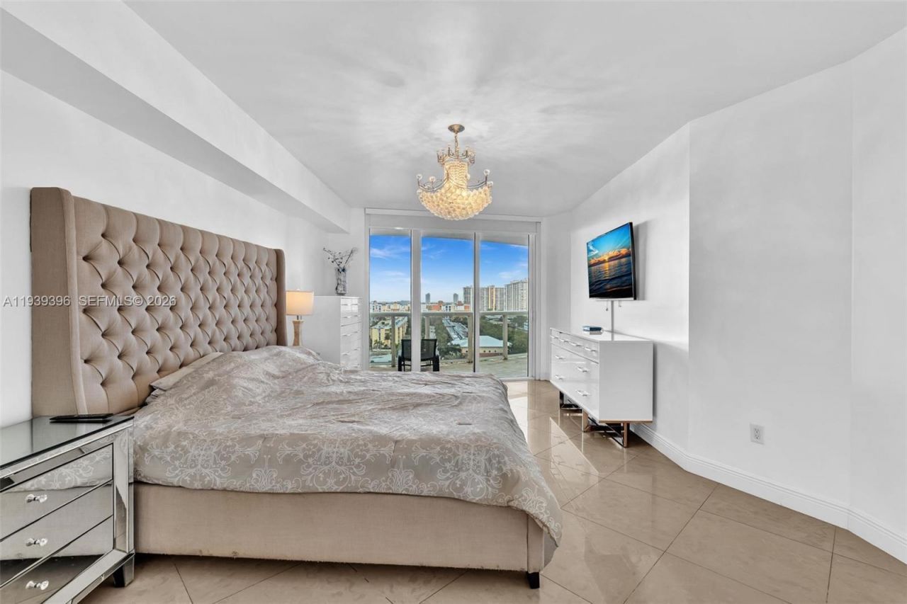 17201 Collins Ave, Unit 1107, Sunny Isles Beach, FL 33160 Photo