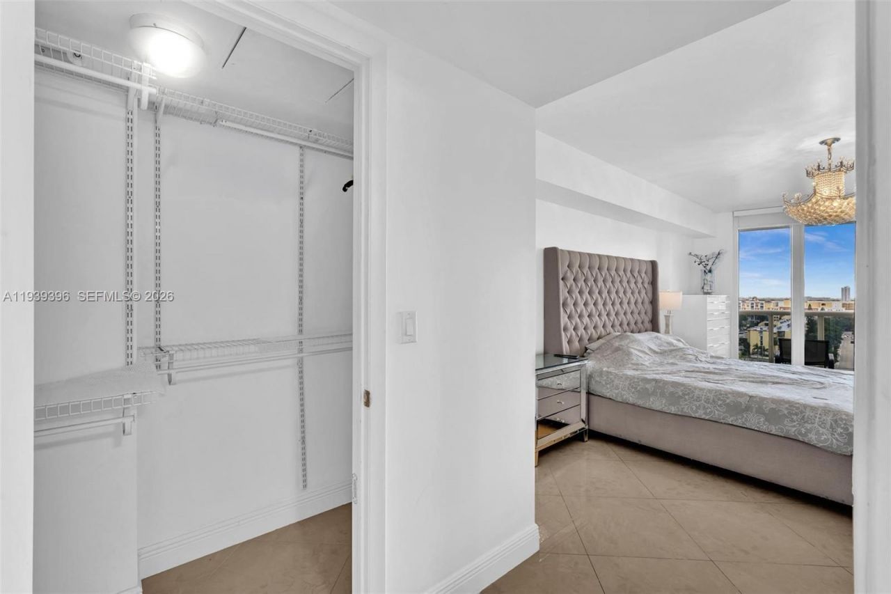 17201 Collins Ave, Unit 1107, Sunny Isles Beach, FL 33160 Photo