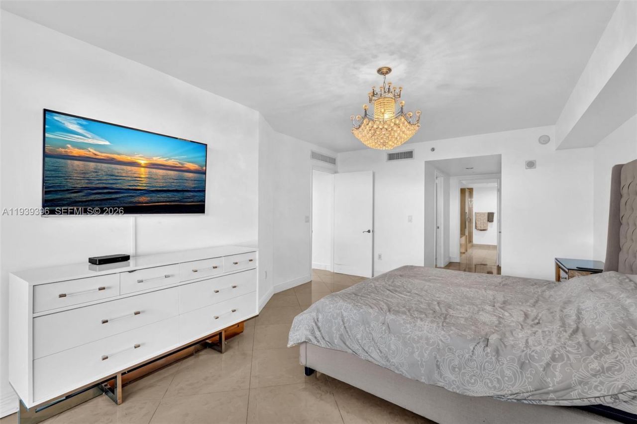 17201 Collins Ave, Unit 1107, Sunny Isles Beach, FL 33160 Photo