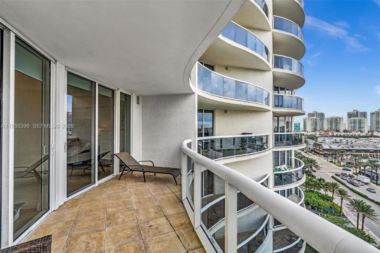 17201 Collins Ave, Unit 1107, Sunny Isles Beach, FL 33160 Photo