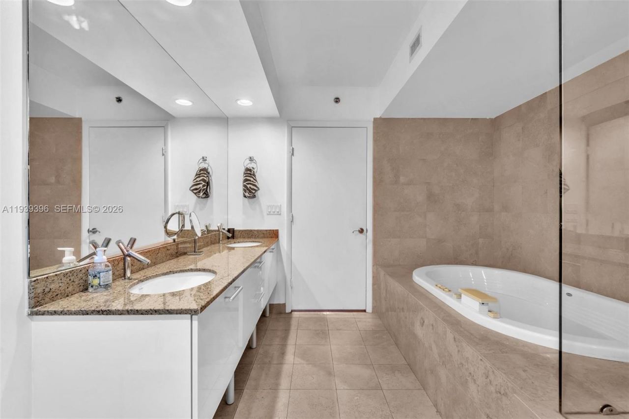 17201 Collins Ave, Unit 1107, Sunny Isles Beach, FL 33160 Photo