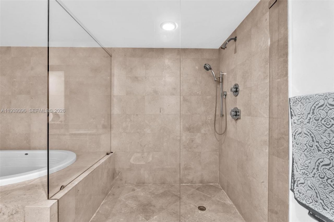 17201 Collins Ave, Unit 1107, Sunny Isles Beach, FL 33160 Photo