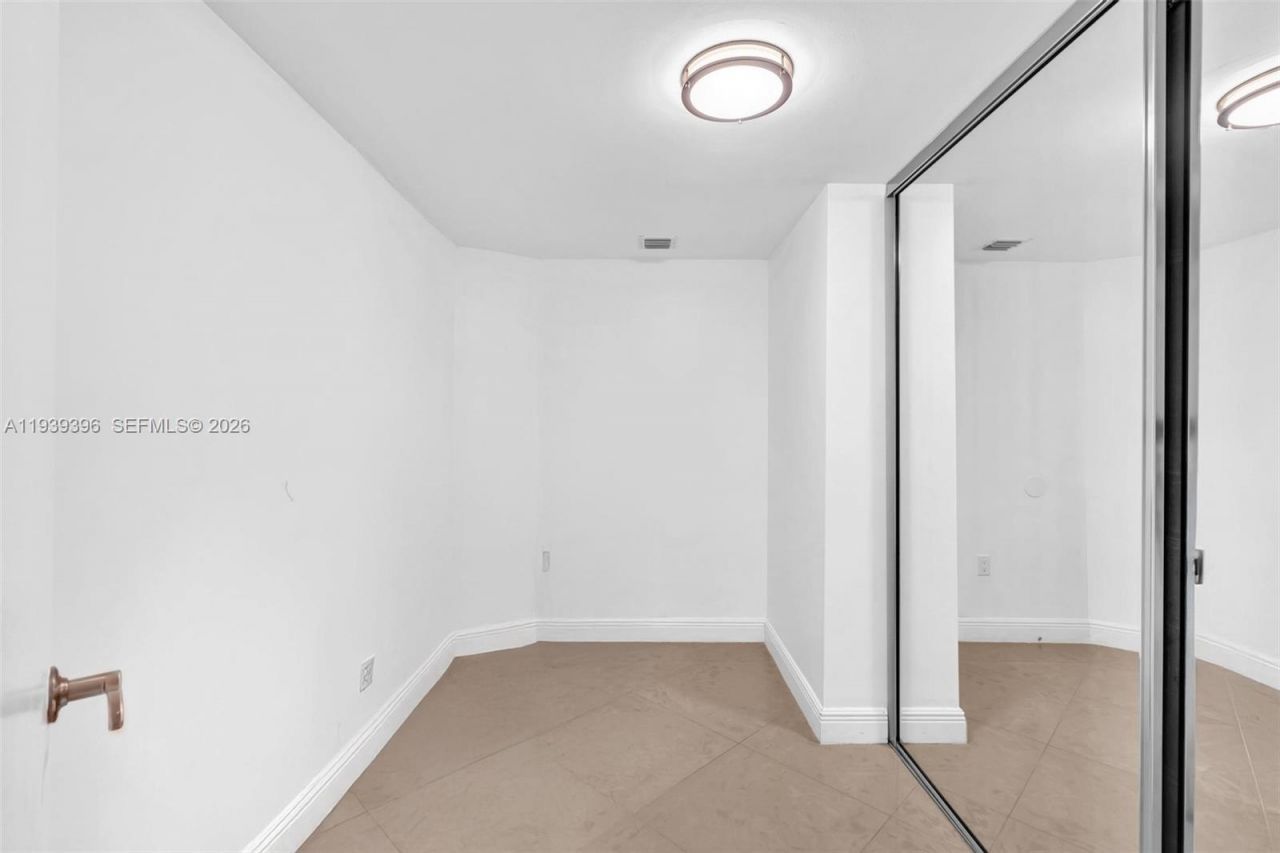 17201 Collins Ave, Unit 1107, Sunny Isles Beach, FL 33160 Photo