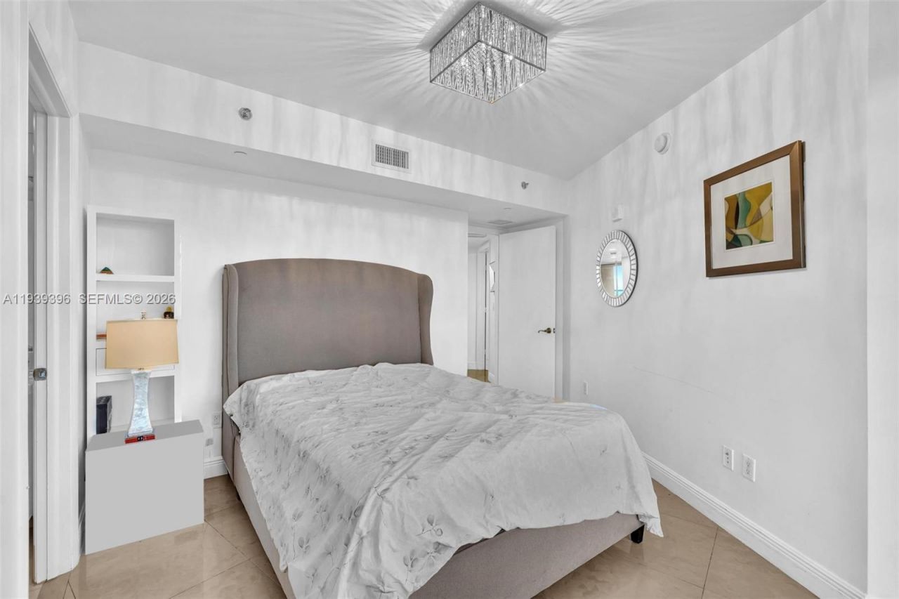 17201 Collins Ave, Unit 1107, Sunny Isles Beach, FL 33160 Photo