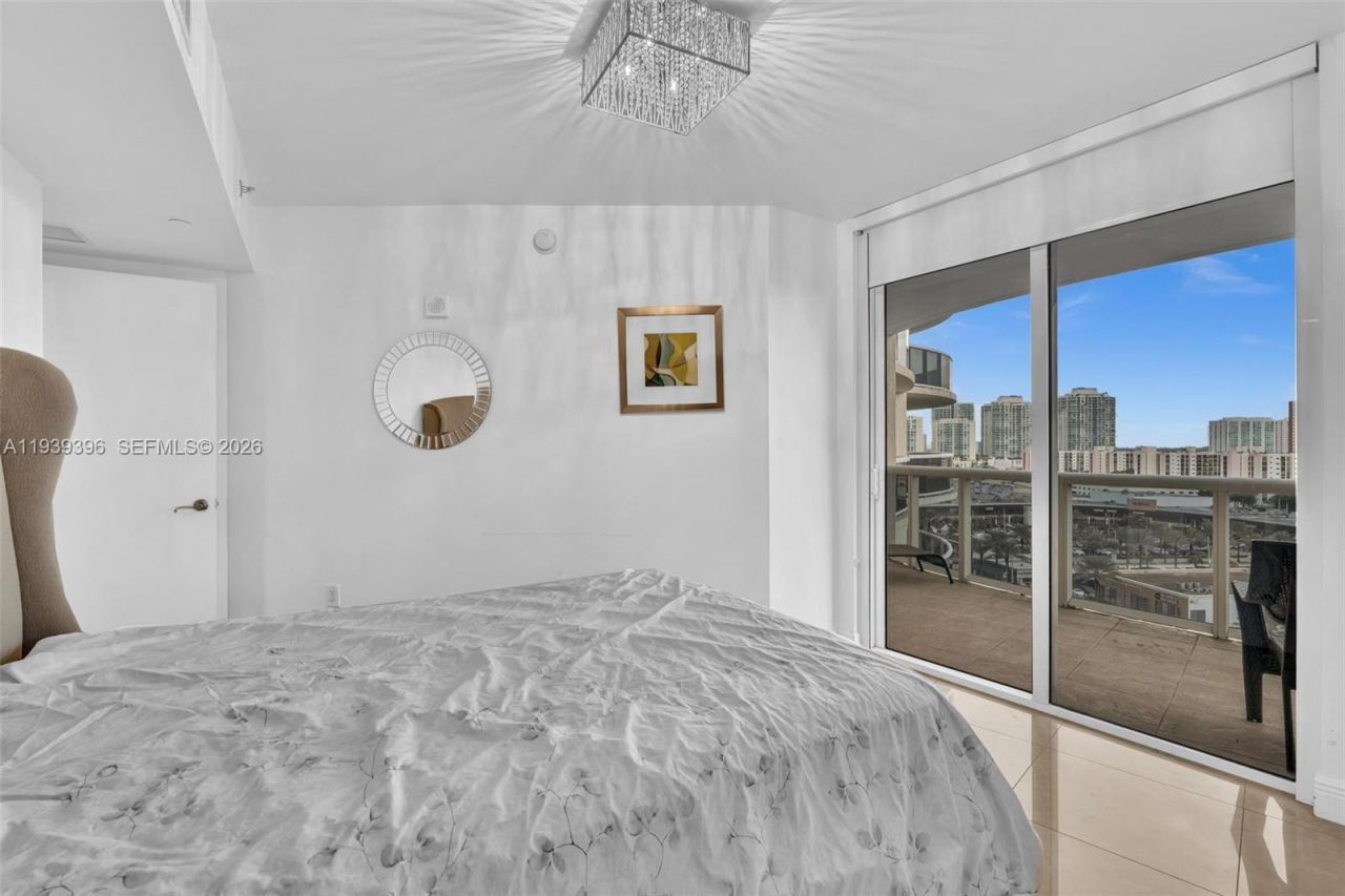 17201 Collins Ave, Unit 1107, Sunny Isles Beach, FL 33160 Photo