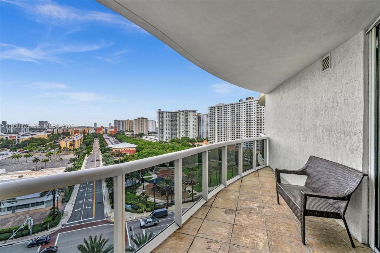 17201 Collins Ave, Unit 1107, Sunny Isles Beach, FL 33160 Photo