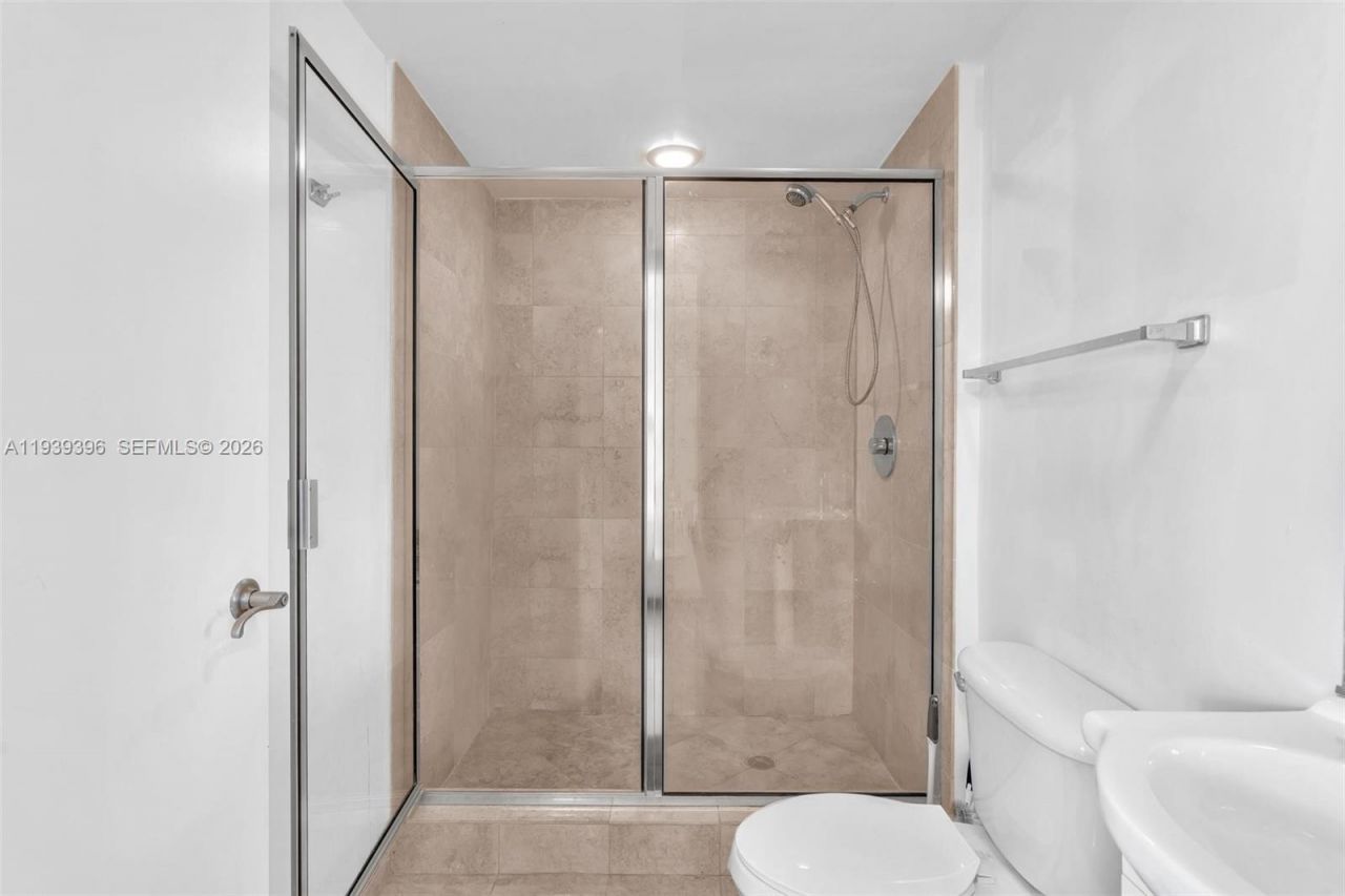 17201 Collins Ave, Unit 1107, Sunny Isles Beach, FL 33160 Photo