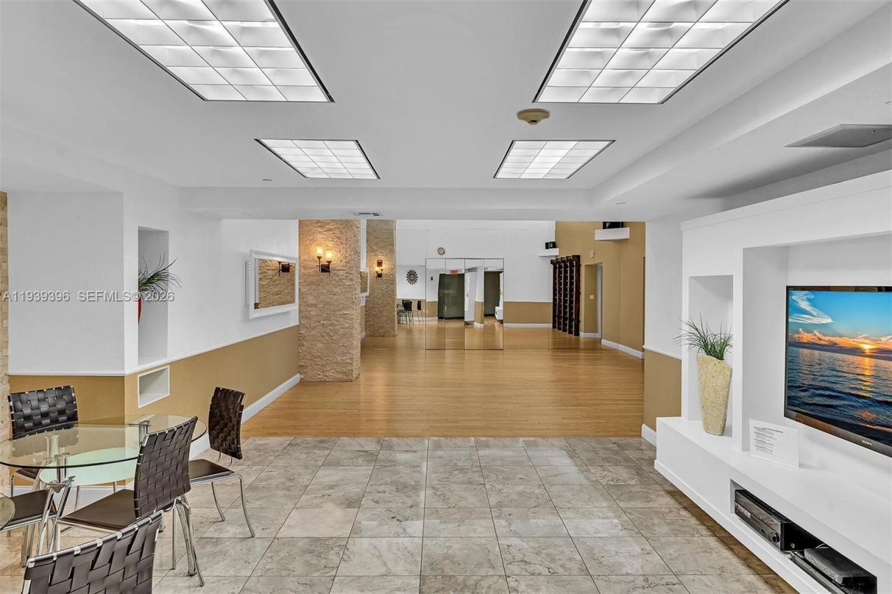 17201 Collins Ave, Unit 1107, Sunny Isles Beach, FL 33160 Photo