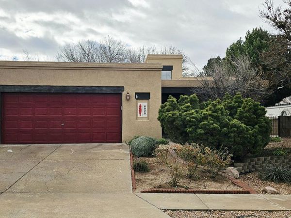 8020 Corona Avenue NE, Albuquerque, NM 87122