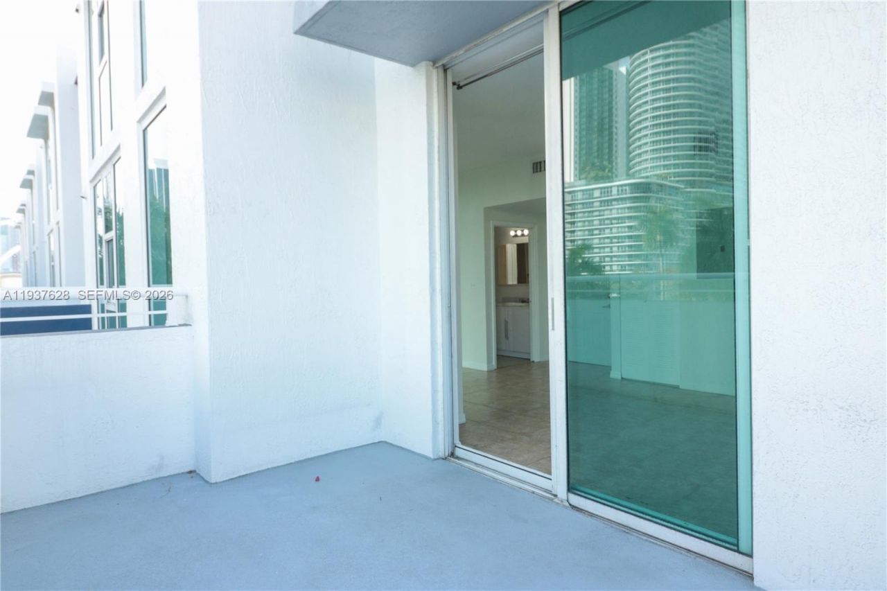 275 NE 18th St, Unit 410, Miami, FL 33132 Photo