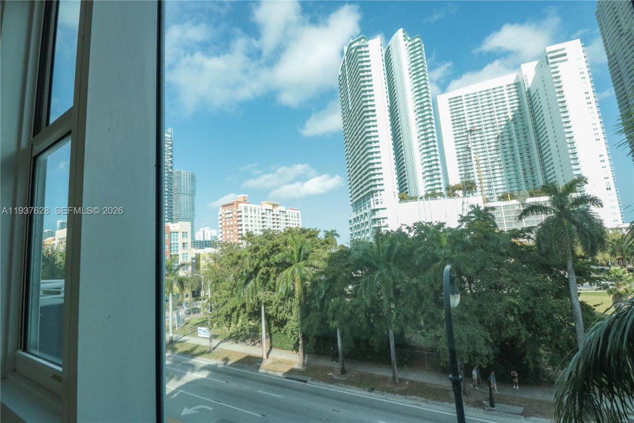 275 NE 18th St, Unit 410, Miami, FL 33132 Photo