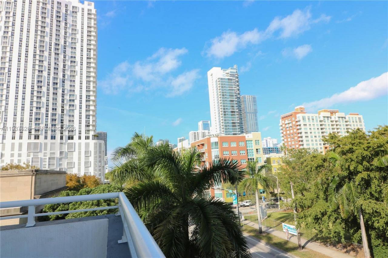 275 NE 18th St, Unit 410, Miami, FL 33132 Photo
