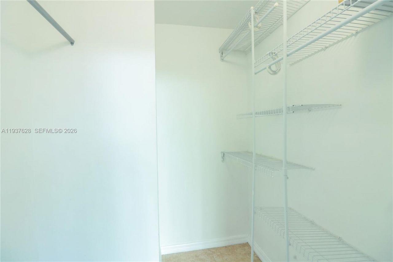 275 NE 18th St, Unit 410, Miami, FL 33132 Photo