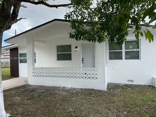 2920 NW 64th St, Miami, FL 33147