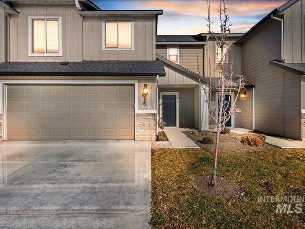 926 W Woodpine St, Meridian, ID 83646