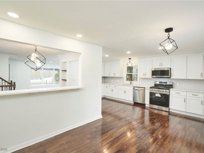 17759 S Meadowpark Drive, Walton Hills, OH 44146 Photo 10