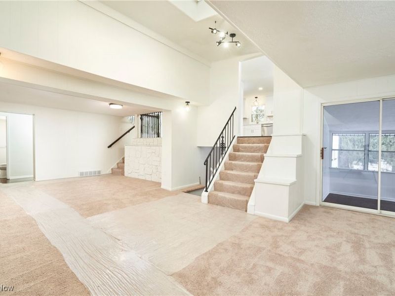 17759 S Meadowpark Drive, Walton Hills, OH 44146 Photo 11