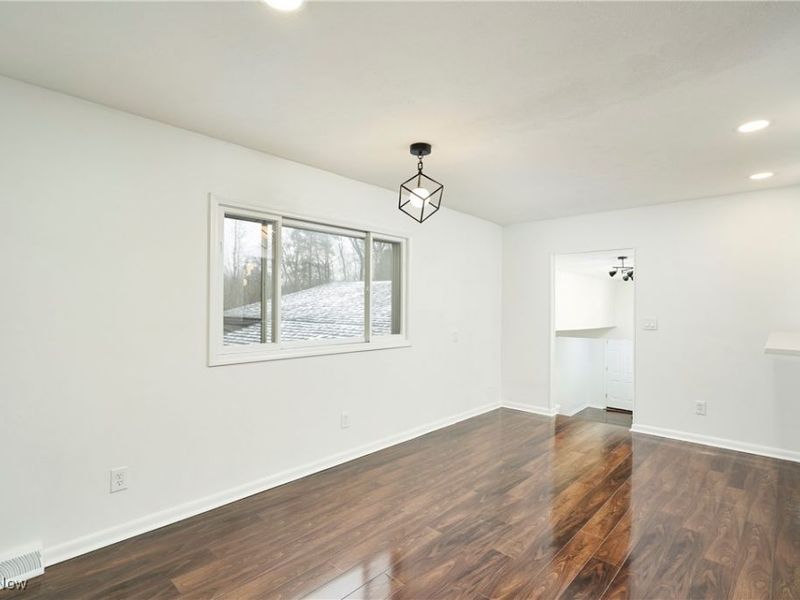 17759 S Meadowpark Drive, Walton Hills, OH 44146 Photo 6