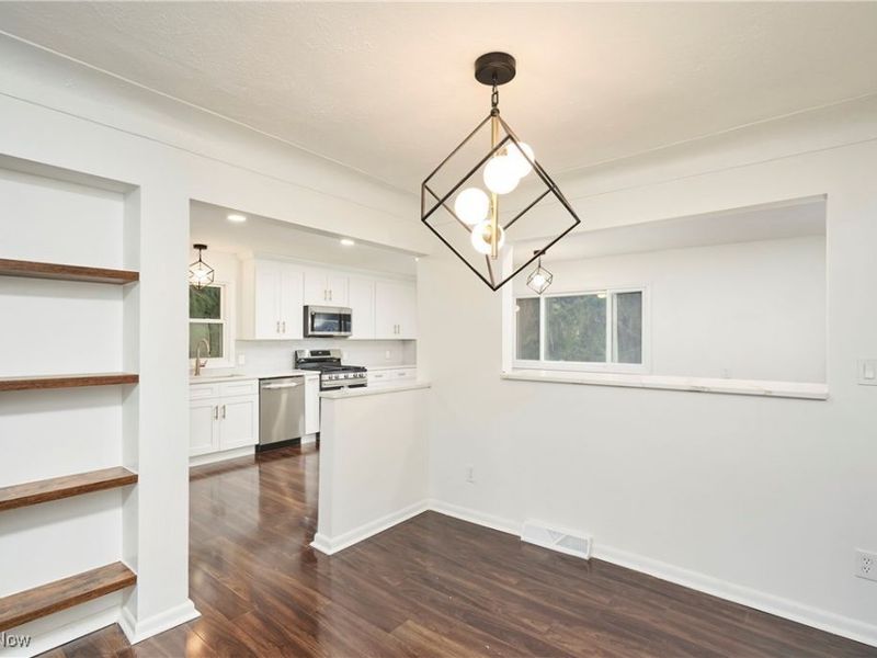 17759 S Meadowpark Drive, Walton Hills, OH 44146 Photo 7