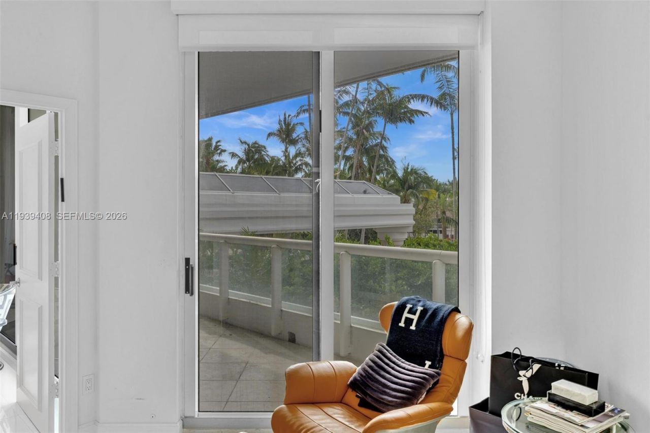 21050 Point Pl, Unit 302, Aventura, FL 33180 Photo