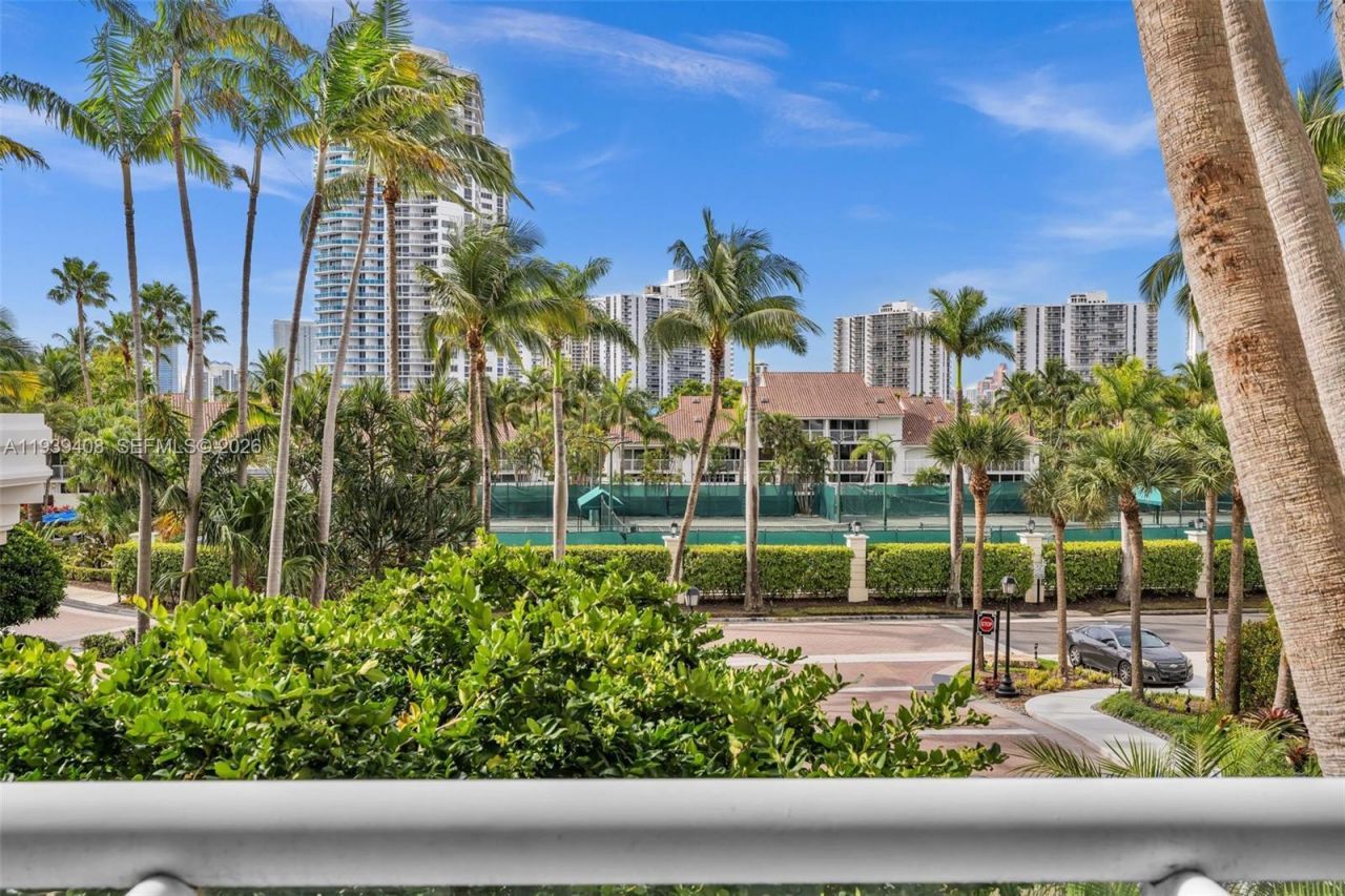 21050 Point Pl, Unit 302, Aventura, FL 33180 Photo