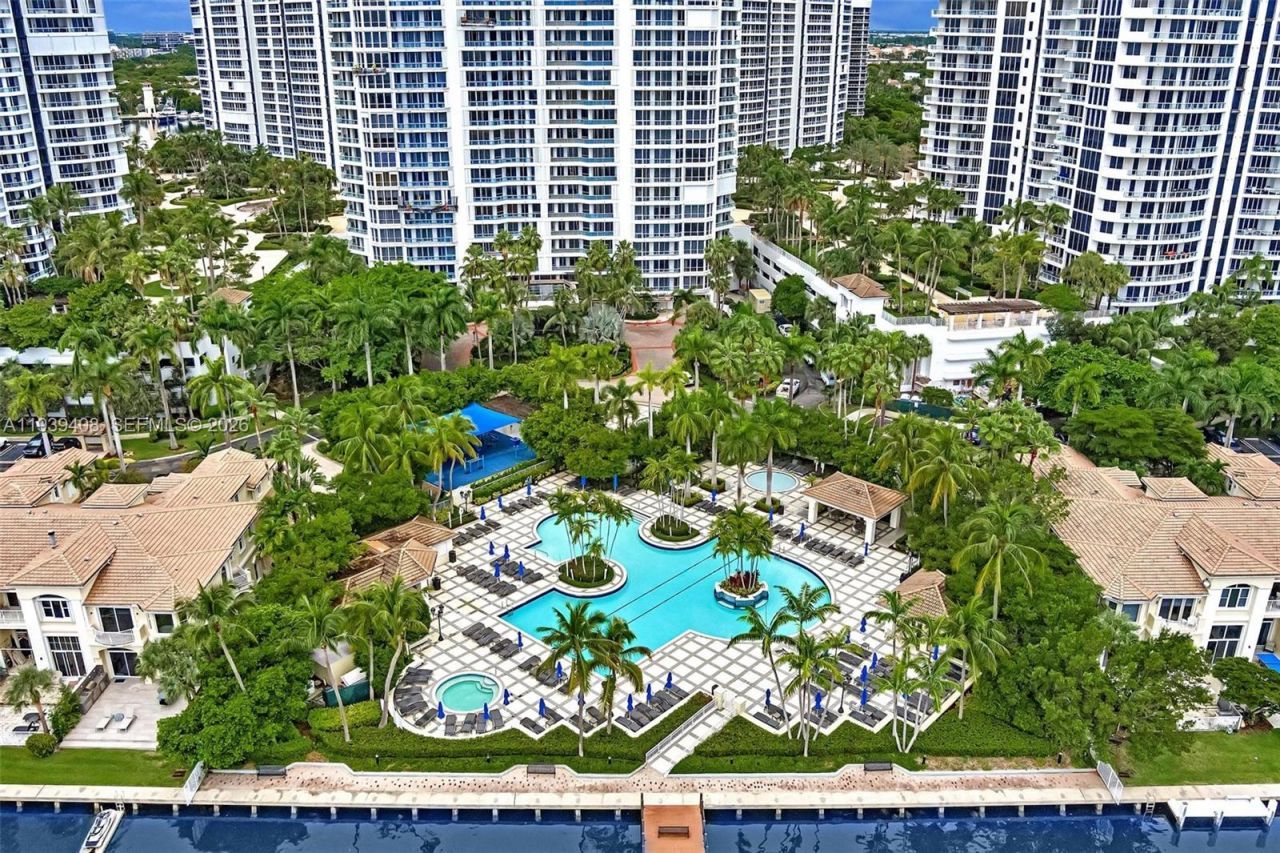 21050 Point Pl, Unit 302, Aventura, FL 33180 Photo