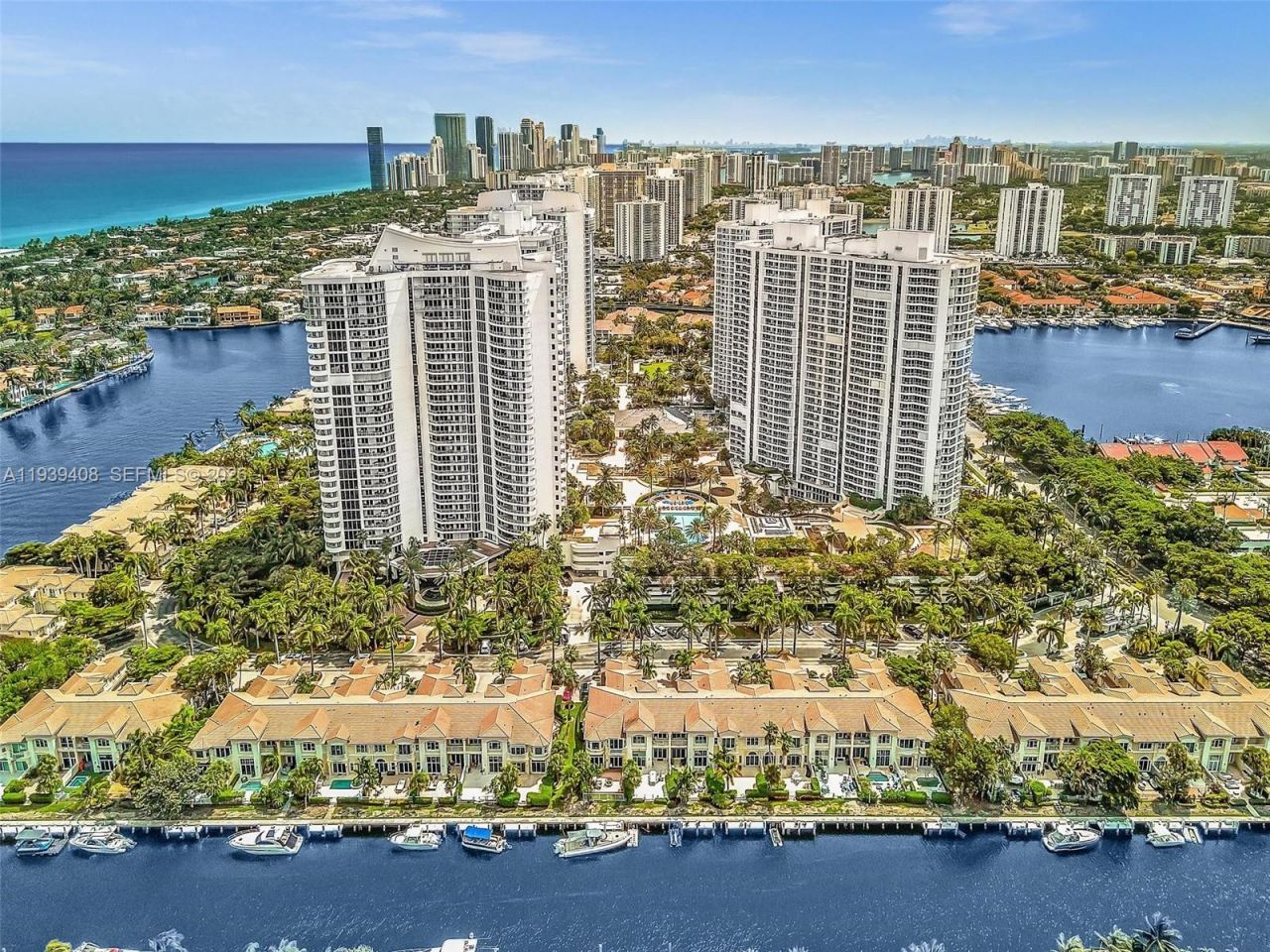 21050 Point Pl, Unit 302, Aventura, FL 33180 Photo