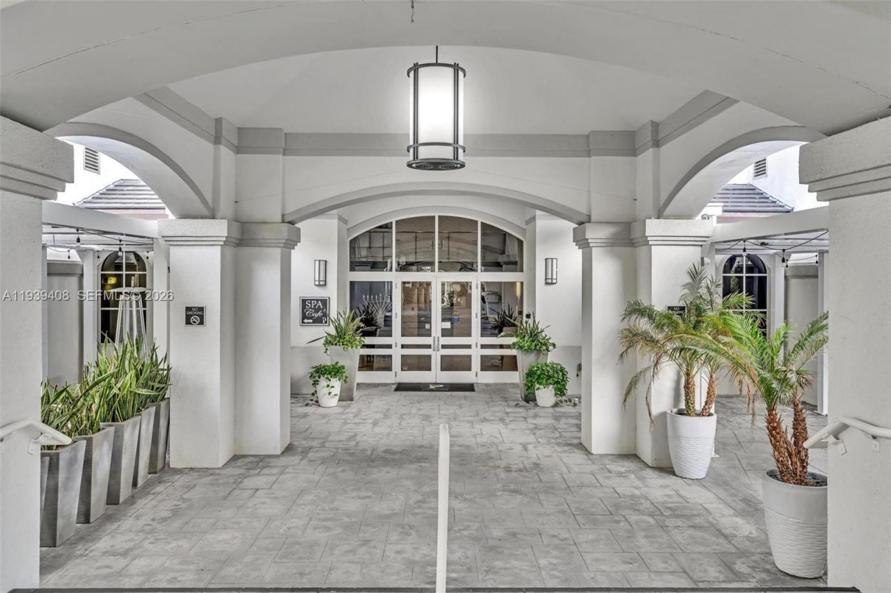 21050 Point Pl, Unit 302, Aventura, FL 33180 Photo