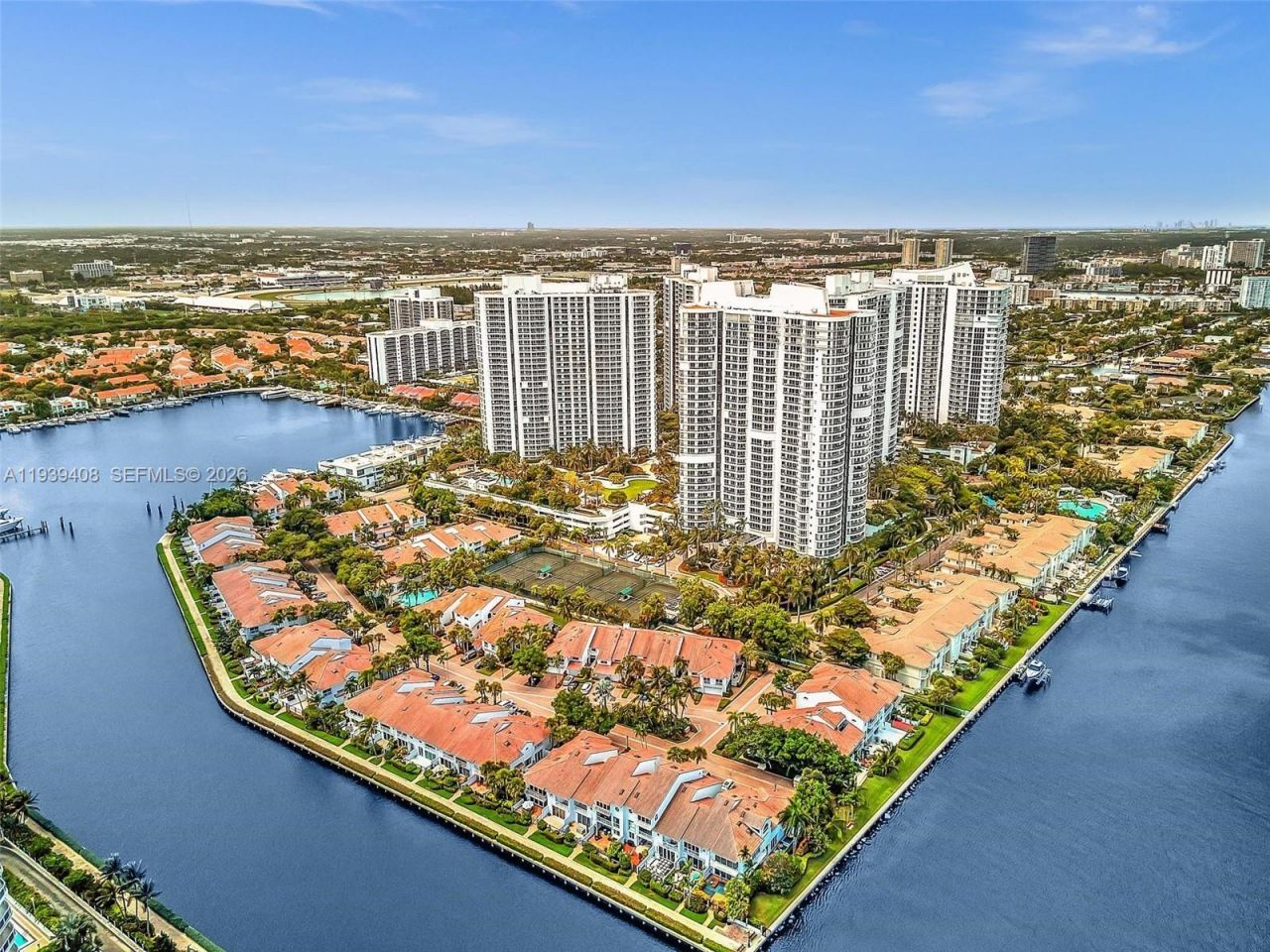 21050 Point Pl, Unit 302, Aventura, FL 33180 Photo