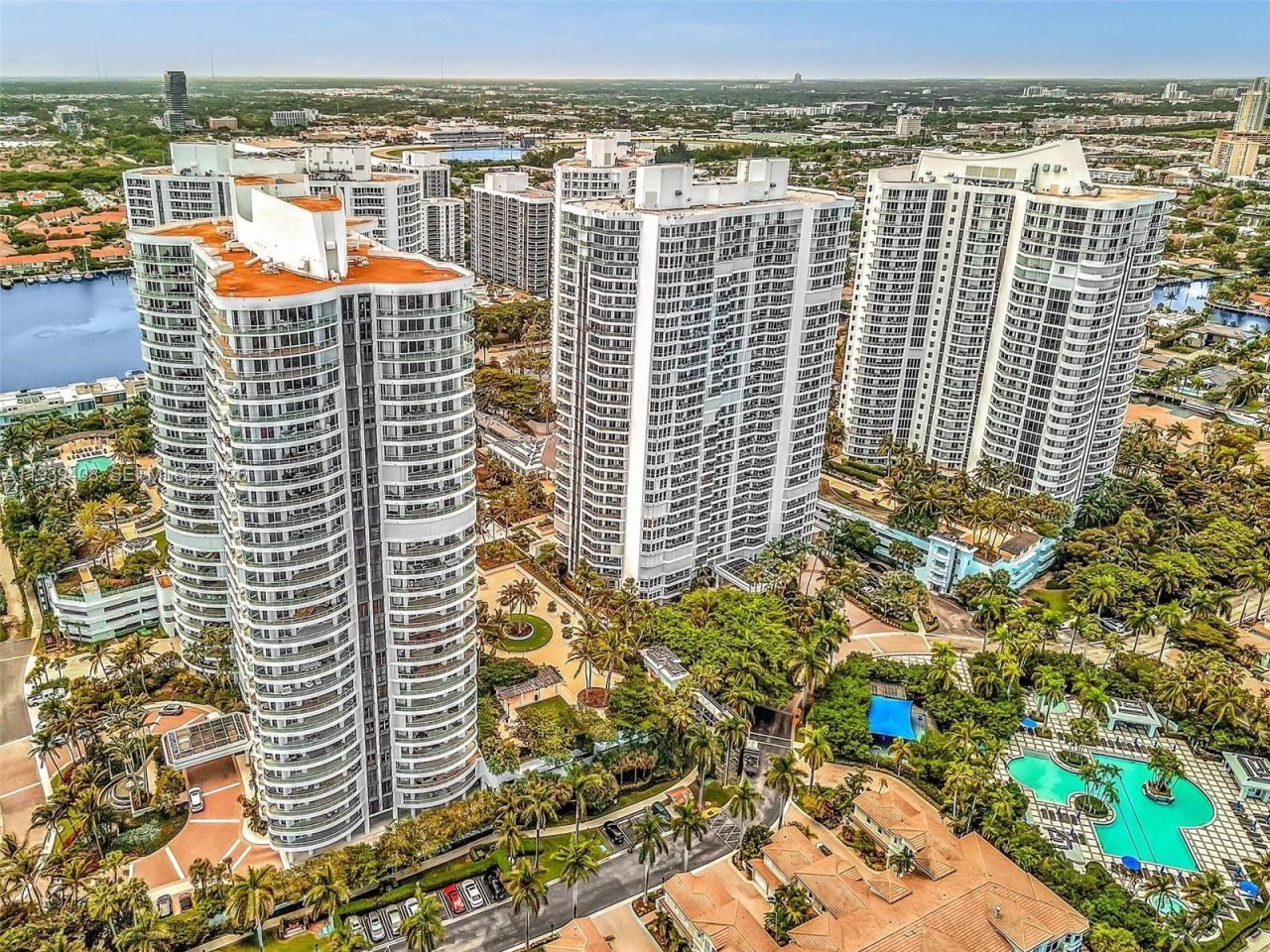 21050 Point Pl, Unit 302, Aventura, FL 33180 Photo