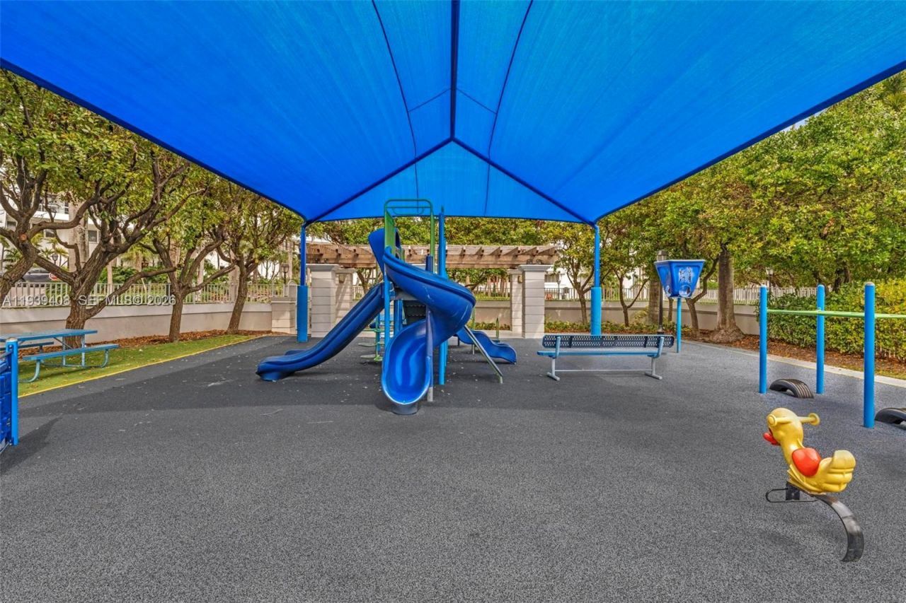 21050 Point Pl, Unit 302, Aventura, FL 33180 Photo