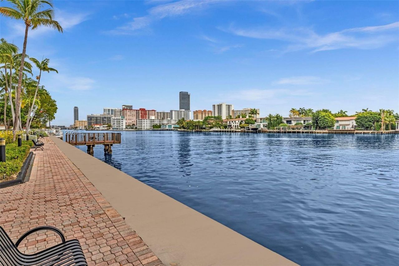 21050 Point Pl, Unit 302, Aventura, FL 33180 Photo